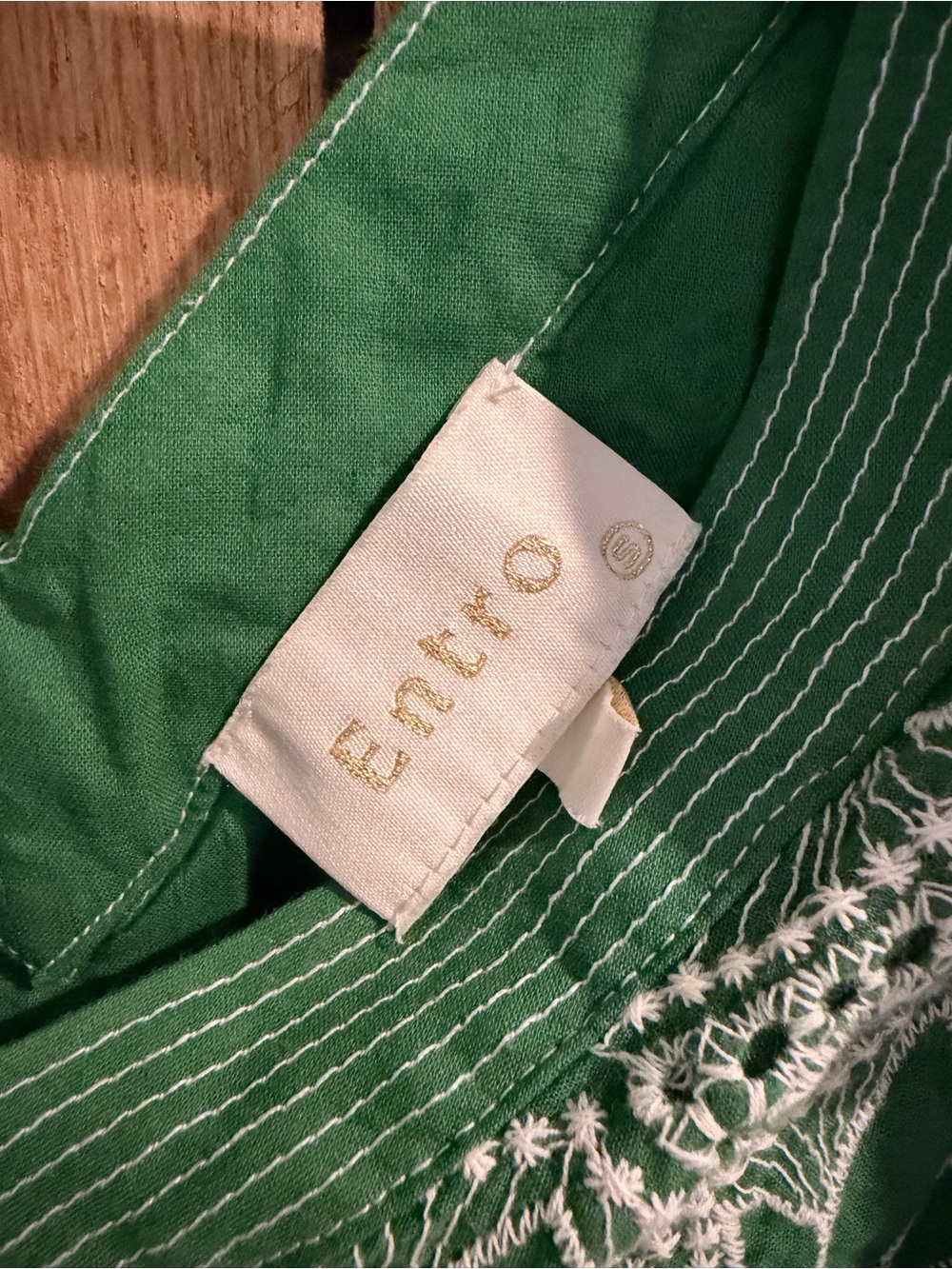 entro Green Lace V-Neck Tie-Strap Camisole - Picture 3 of 5